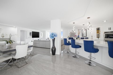Condo in Deerfield Beach, Florida, 3 bedrooms  № 2328613 - photo 13