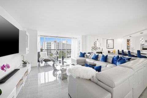 Condo in Deerfield Beach, Florida, 3 bedrooms  № 2328613 - photo 16