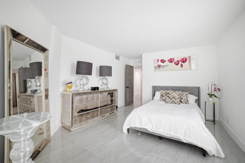 Condo in Deerfield Beach, Florida, 3 bedrooms  № 2328613 - photo 28