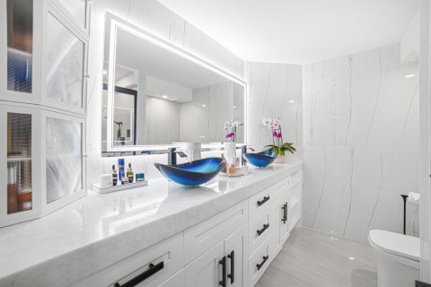 Condo in Deerfield Beach, Florida, 3 bedrooms  № 2328613 - photo 23