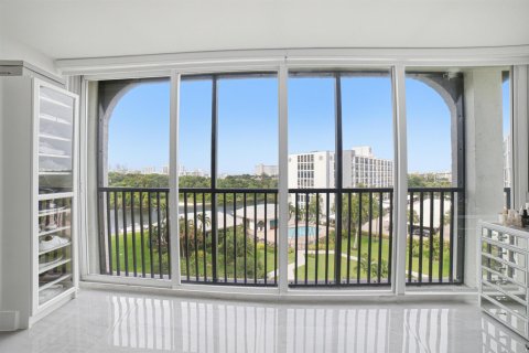 Condo in Deerfield Beach, Florida, 3 bedrooms  № 2328613 - photo 22
