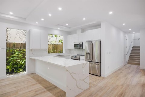 Adosado en venta en Miami, Florida, 3 dormitorios, 239.13 m2 № 1834444 - foto 23