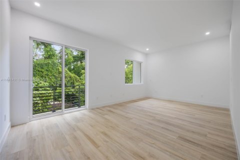 Adosado en venta en Miami, Florida, 3 dormitorios, 239.13 m2 № 1834444 - foto 7