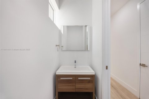 Adosado en venta en Miami, Florida, 3 dormitorios, 239.13 m2 № 1834444 - foto 14
