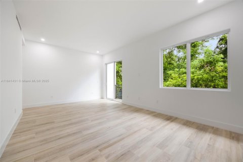 Adosado en venta en Miami, Florida, 3 dormitorios, 239.13 m2 № 1834444 - foto 6