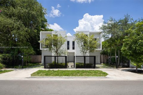 Adosado en venta en Miami, Florida, 3 dormitorios, 239.13 m2 № 1834444 - foto 18