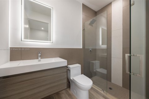 Adosado en venta en Miami, Florida, 3 dormitorios, 239.13 m2 № 1834444 - foto 28