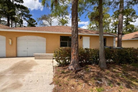 House in Wellington, Florida 3 bedrooms, 110.55 sq.m. № 1209191 - photo 1