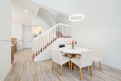 Снять в аренду таунхаус в Пемброк-Пайнс, Флорида 3 спальни, 164.62м2, № 2004951 - фото 6