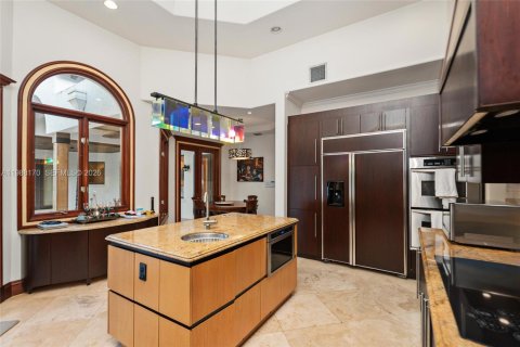 House in Coral Gables, Florida 6 bedrooms, 603.12 sq.m. № 2063097 - photo 18