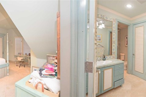 House in Coral Gables, Florida 6 bedrooms, 603.12 sq.m. № 2063097 - photo 30