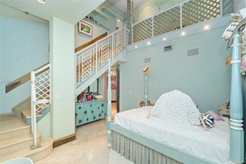 House in Coral Gables, Florida 6 bedrooms, 603.12 sq.m. № 2063097 - photo 29