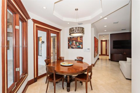 House in Coral Gables, Florida 6 bedrooms, 603.12 sq.m. № 2063097 - photo 21