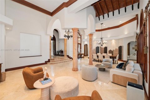House in Coral Gables, Florida 6 bedrooms, 603.12 sq.m. № 2063097 - photo 17