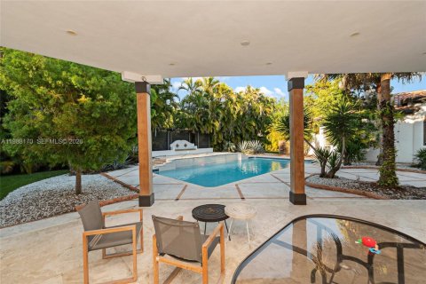 House in Coral Gables, Florida 6 bedrooms, 603.12 sq.m. № 2063097 - photo 5