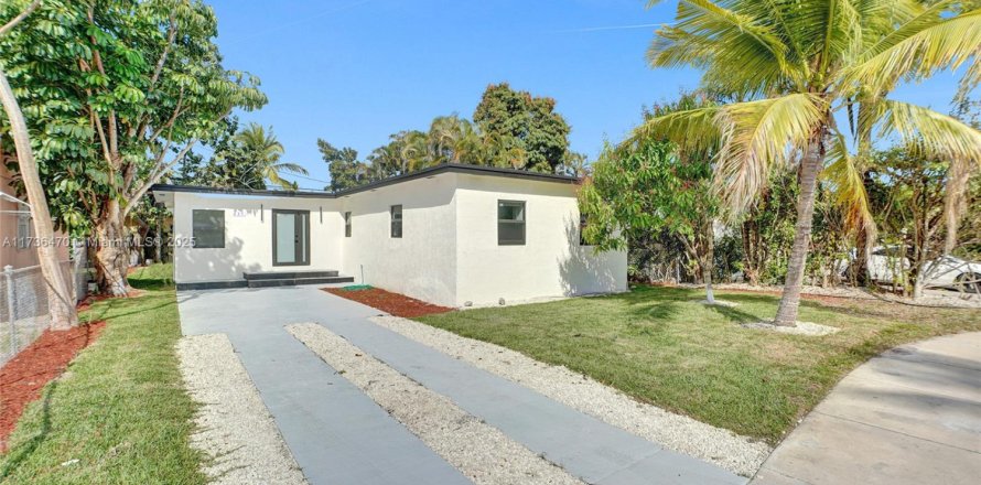 House in Miami, Florida 4 bedrooms, 120.77 sq.m. № 1485367