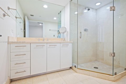 Condo in Miami Beach, Florida, 2 bedrooms № 2082526 - photo 29