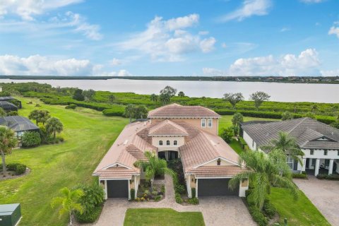 Villa ou maison à louer à Bradenton, Floride: 4 chambres, 321.44 m2 № 1577220 - photo 2