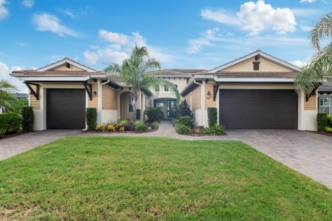 House in Bradenton, Florida 4 bedrooms, 321.44 sq.m. № 1577220 - photo 19