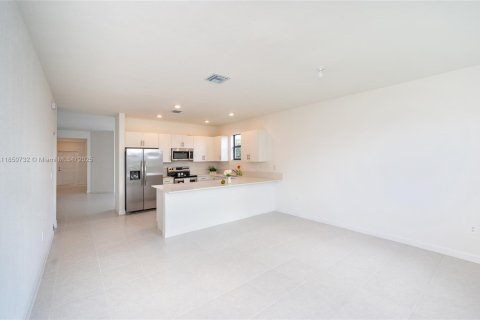 House in Homestead, Florida 4 bedrooms, 169.73 sq.m. № 1856917 - photo 7