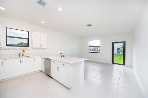House in Homestead, Florida 4 bedrooms, 169.73 sq.m. № 1856917 - photo 6
