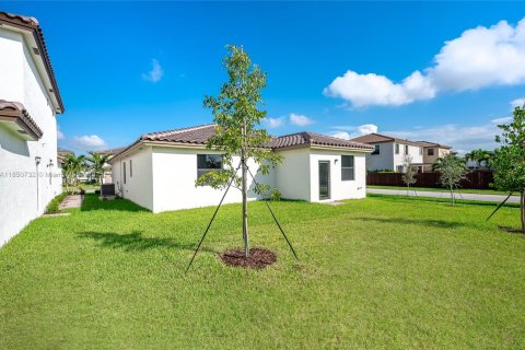 House in Homestead, Florida 4 bedrooms, 169.73 sq.m. № 1856917 - photo 30