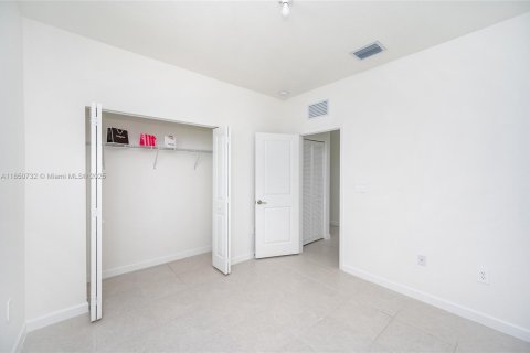 House in Homestead, Florida 4 bedrooms, 169.73 sq.m. № 1856917 - photo 24