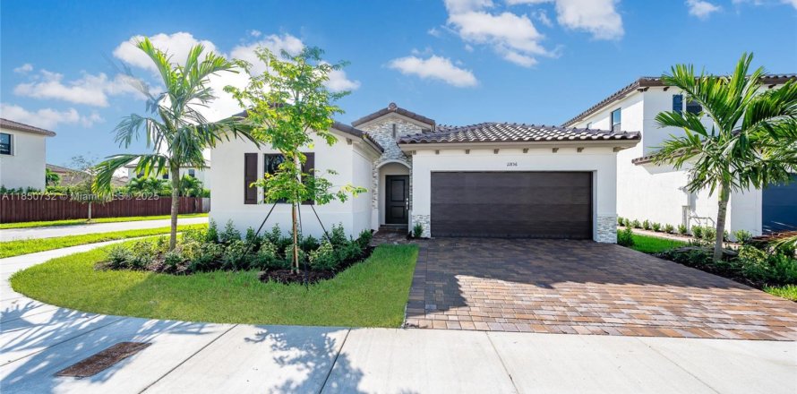 House in Homestead, Florida 4 bedrooms, 169.73 sq.m. № 1856917