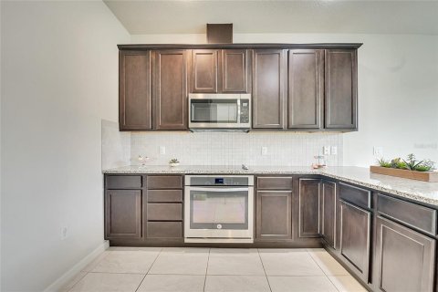 House in Casselberry, Florida 3 bedrooms, 164.62 sq.m. № 1900146 - photo 24