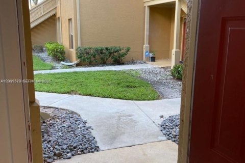 Condo in West Palm Beach, Florida, 2 bedrooms  № 2397709 - photo 20