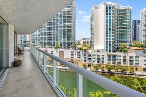 Condominio en venta en Sunny Isles Beach, Florida, 2 dormitorios, 199.18 m2 № 1872188 - foto 6
