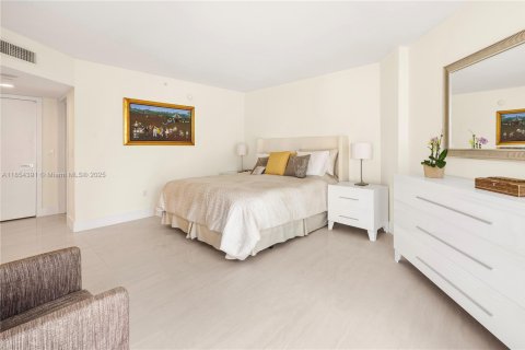 Condominio en venta en Sunny Isles Beach, Florida, 2 dormitorios, 199.18 m2 № 1872188 - foto 18