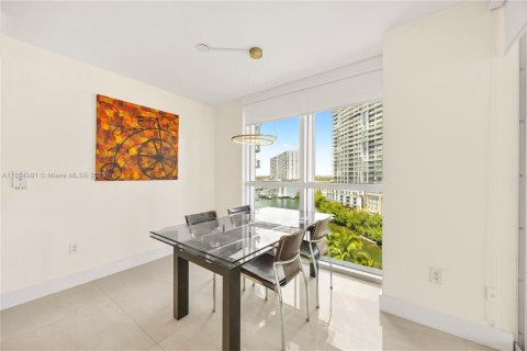Condominio en venta en Sunny Isles Beach, Florida, 2 dormitorios, 199.18 m2 № 1872188 - foto 14