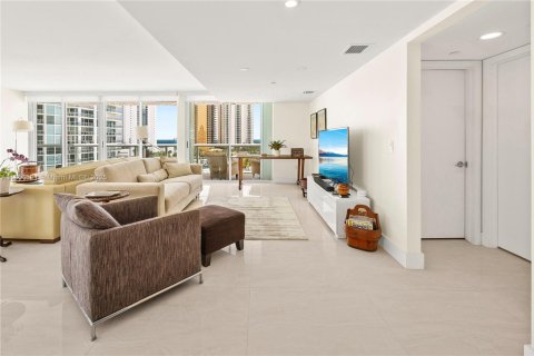 Condominio en venta en Sunny Isles Beach, Florida, 2 dormitorios, 199.18 m2 № 1872188 - foto 10