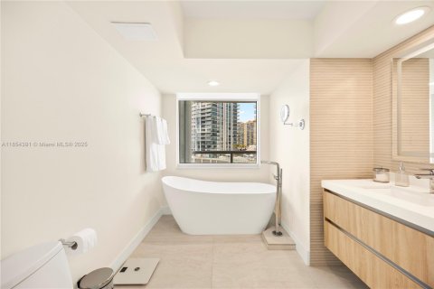 Condominio en venta en Sunny Isles Beach, Florida, 2 dormitorios, 199.18 m2 № 1872188 - foto 20
