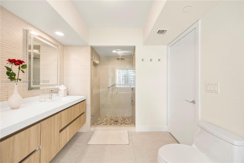 Condominio en venta en Sunny Isles Beach, Florida, 2 dormitorios, 199.18 m2 № 1872188 - foto 21