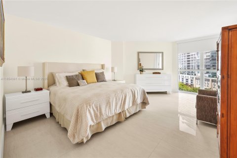 Condominio en venta en Sunny Isles Beach, Florida, 2 dormitorios, 199.18 m2 № 1872188 - foto 16