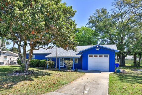 House in Edgewater, Florida 3 bedrooms, 114.73 sq.m. № 2224299