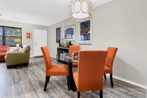 Condominio en venta en Pembroke Pines, Florida, 1 dormitorio, 75.34 m2 № 1957645 - foto 5