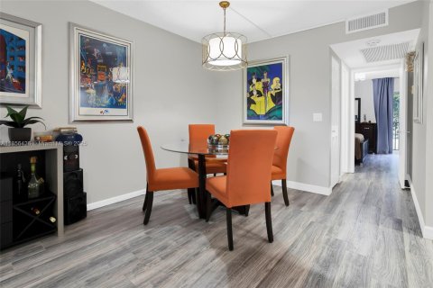 Condominio en venta en Pembroke Pines, Florida, 1 dormitorio, 75.34 m2 № 1957645 - foto 4