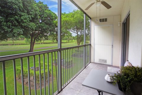 Condominio en venta en Pembroke Pines, Florida, 1 dormitorio, 75.34 m2 № 1957645 - foto 19