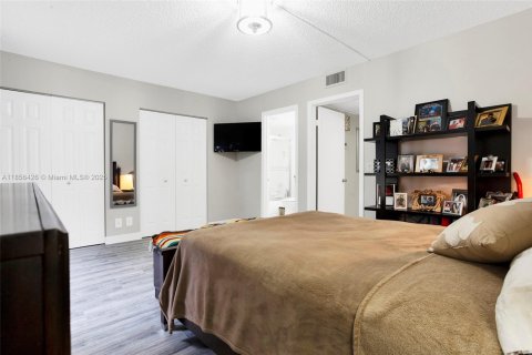 Condominio en venta en Pembroke Pines, Florida, 1 dormitorio, 75.34 m2 № 1957645 - foto 16