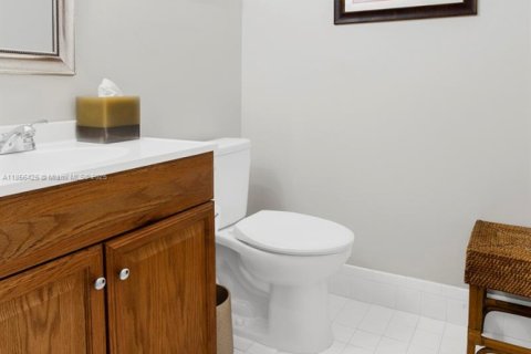 Condominio en venta en Pembroke Pines, Florida, 1 dormitorio, 75.34 m2 № 1957645 - foto 11