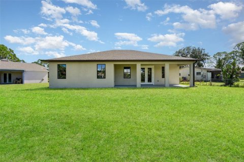 House in Palm Bay, Florida 4 bedrooms, 201.69 sq.m. № 2218376 - photo 29