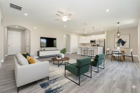 House in Palm Bay, Florida 4 bedrooms, 201.69 sq.m. № 2218376 - photo 8