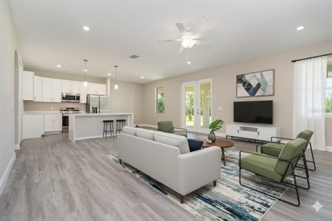 House in Palm Bay, Florida 4 bedrooms, 201.69 sq.m. № 2218376 - photo 10