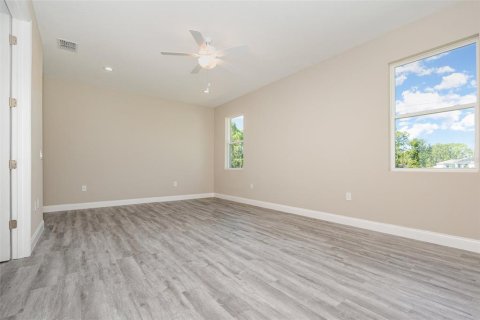 House in Palm Bay, Florida 4 bedrooms, 201.69 sq.m. № 2218376 - photo 15