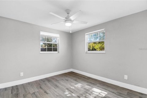 House in Tampa, Florida 3 bedrooms, 93.65 sq.m. № 2430835 - photo 11
