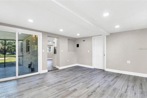House in Tampa, Florida 3 bedrooms, 93.65 sq.m. № 2430835 - photo 15
