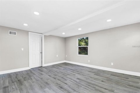 House in Tampa, Florida 3 bedrooms, 93.65 sq.m. № 2430835 - photo 20